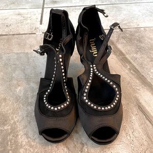 Burju 3in heels size 7 brand new